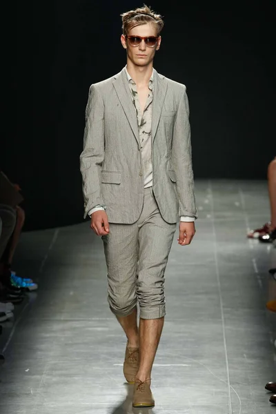 Look 38
